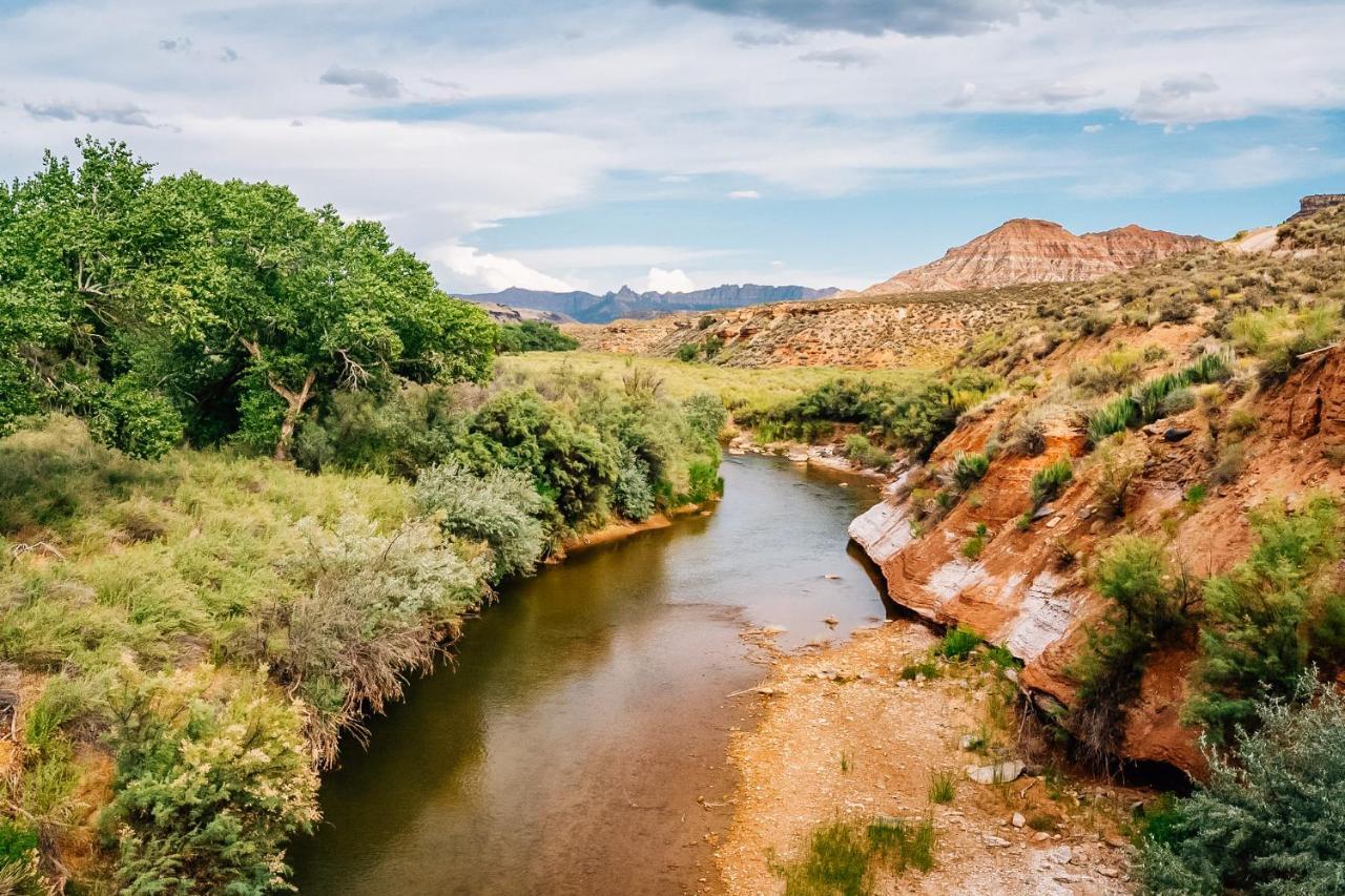 Отель Zion Wildflower Верджин Экстерьер фото